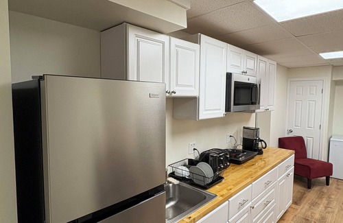 Greenfield Apartamento | Charming 1-bedroom apartment with WiFi and AC in elite area of Greenfield, MA