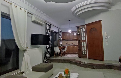 Kastoria Apartamento | Charming 1-bedroom apartment in welcoming Kastoria with WiFi, AC