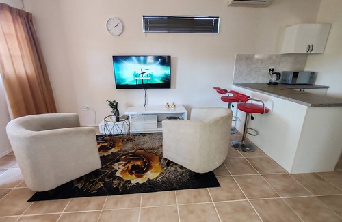 Grahamstown Cabaña | Charming 1-bedroom cottage with WiFi and AC in enchanting Makhanda