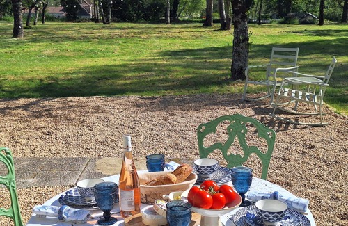 Faux Cabaña | Charming 1-bedroom cottage 'La Boulangerie' with beautiful garden and pool.