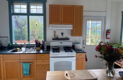 Kitsilano Casa | Charming 1-bedroom house with WiFi and AC in marvelous Vancouver