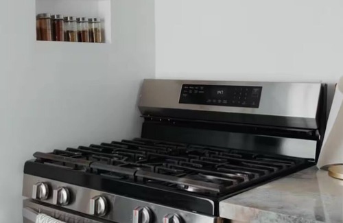 West Whittier-Los Nietos Casa | Charming 1-bedroom house with AC and WiFi in Whittier