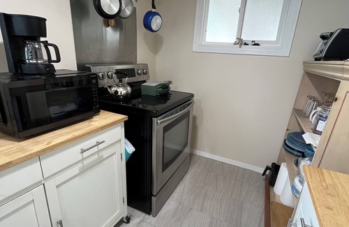 Fresno Casa | Charming 1-bedroom house in fantastic Fresno Tower District with WiFi, AC