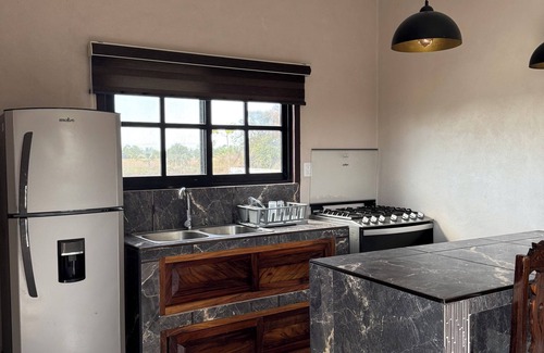 La Unión de Isidoro Montes de Oca Casa | Charming 1-bedroom house with WiFi, AC in welcoming La Saladita