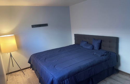 Burnham Casa | Charming 1-bedroom unit in fantastic Burnham with AC, WiFi, Laundry & parking.