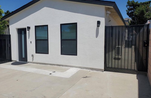 North Hills West Villa | Charming 1 bedroom/1 bathroom ADU with Wi-Fi, AC in delightful North Hills, CA