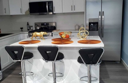 Chatsworth Casa | Charming 1-bedroom house in marvelous Los Angeles with WiFi, AC