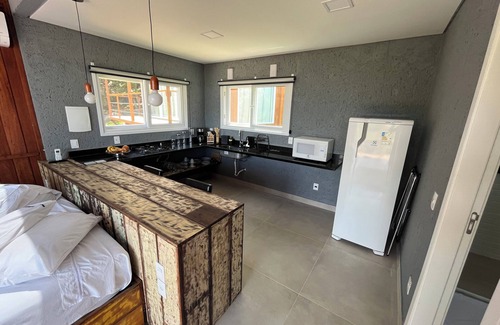 Acores Casa | Charming 1-bedroom bungalow in enjoyable Açores Florianópolis with AC