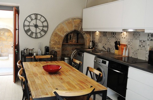 Domme Casa | Encantadora cabaña de piedra del siglo XV con 3 habitaciones