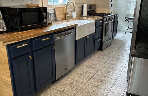 Indianapolis Casa | Charming 1925 Home In Broad Ripple - Sleeps 6, Modern Comforts & Prime Location