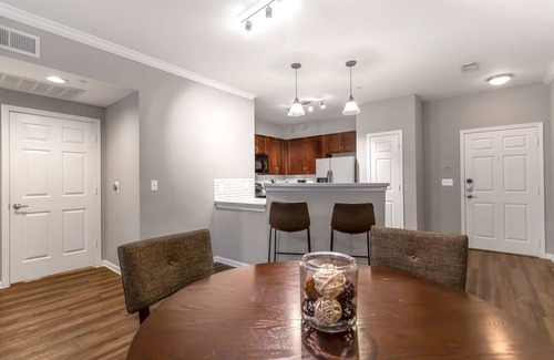 Downtown Dallas Apartamento | Charming 1BD in Trendy West End Neighborhood