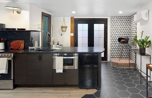 Platt Park Cabaña | Charming 1BR carriage house walking to S Pearl St, Denver - WiFi, AC, Kitchen