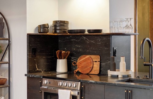 Platt Park Cabaña | Charming 1BR carriage house walking to S Pearl St, Denver - WiFi, AC, Kitchen