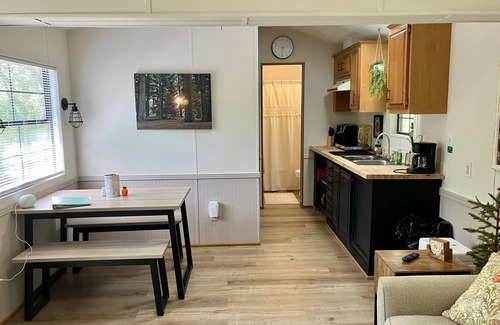 White Springs Cabina | Charming 2-2 cabin in White Springs on the Suwannee River and Florida trail.