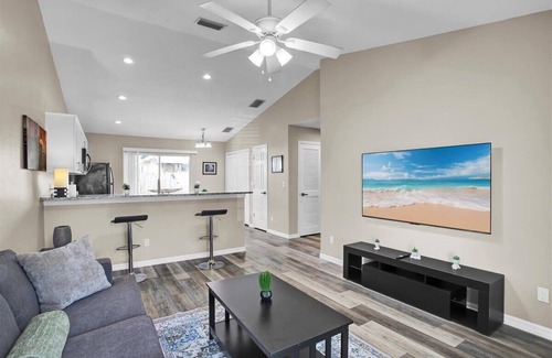 Tampa Casa | Charming 2/2 Duplex in Ybor - Perfect for Traveling Nurses and Professionals