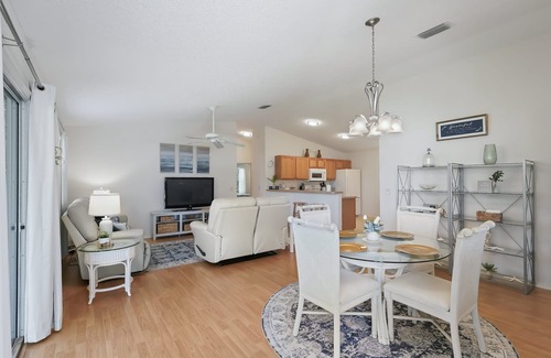 Wildwood Villa | Charming 2/2 Patio Villa in Ashland - Relax & Enjoy Prime Amenities Nearby!