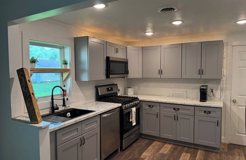 Black River Falls Casa | Charming 2-bedroom house with AC, WiFi in serene Black River Falls.