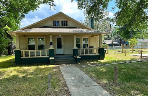 Concord Casa | Charming 2 bed home - Downtown Concord
