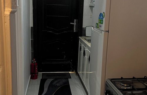 Medina Apartamento | Charming 2-bedroom apartment in delightful المدينة المنورة with AC, WiFi