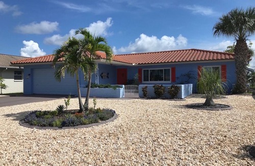 Gulf Harbors Casa | Charming 2-bedroom house in lovely New Port Richey with pool.