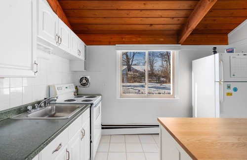 Wakefield-Peacedale Casa | Charming 2-bedroom Cottage in South Kingstown