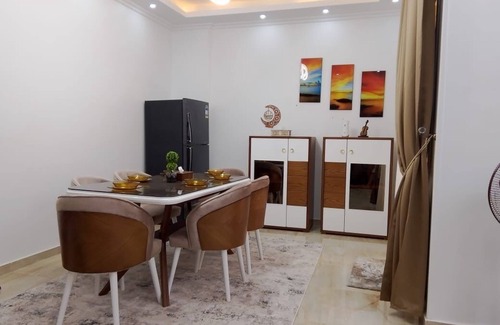 Kirdasah Apartamento | Charming 2-bedroom apartment in Garden October with AC, WiFi , behind pyramids