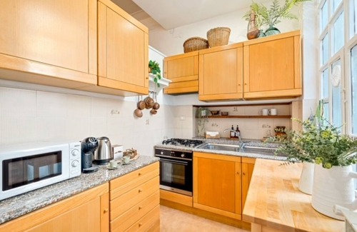 Licciana Nardi Apartamento | Charming 2-bedroom apartment in lovely Licciana Nardi with WiFi