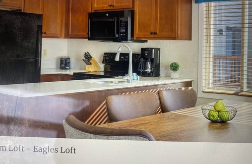 Pagosa Springs Complejo | Charming 2-bedroom resort in Pagosa Springs with AC, WiFi, fitness room