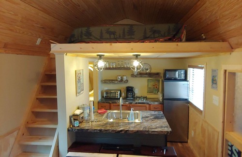 West Jefferson Cabina | Charming 2+-bedroom cabin in West Jefferson with incredible views. PET FRIENDLY