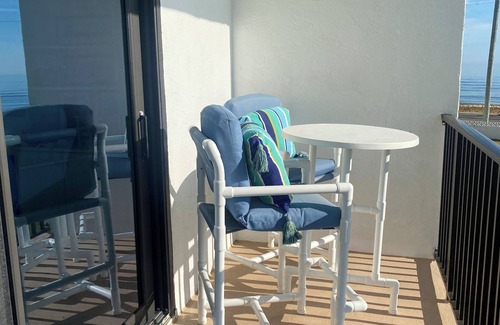 Flagler Beach Condominio | Charming 2-bedroom condo in delightful Flagler Beach with AC, WiFi