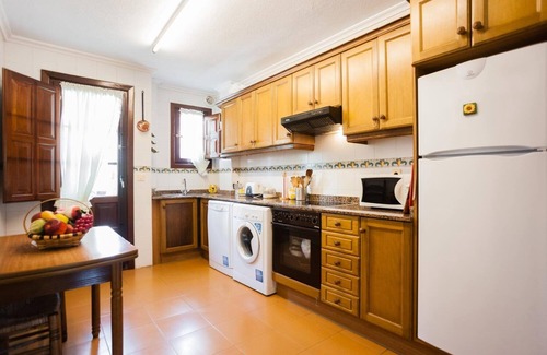 Centro de Comillas Apartamento | Charming 2-bedroom apartment with private bathroom