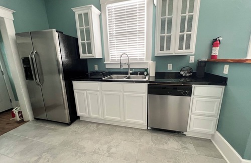 Midtown Apartamento | Charming 2-bedroom apartment in Savannah with AC, WiFi