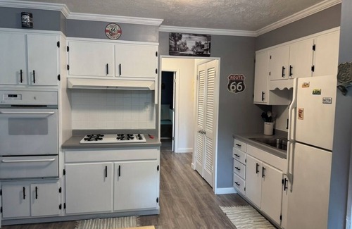 Benton Apartamento | Charming 2-bedroom apartment near Rend Lake