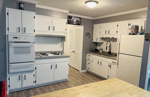 Benton Apartamento | Charming 2-bedroom apartment near Rend Lake