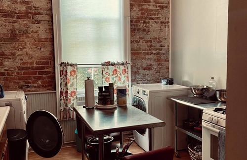 Warren Apartamento | Charming 2-bedroom apartment in peaceful Warren with AC