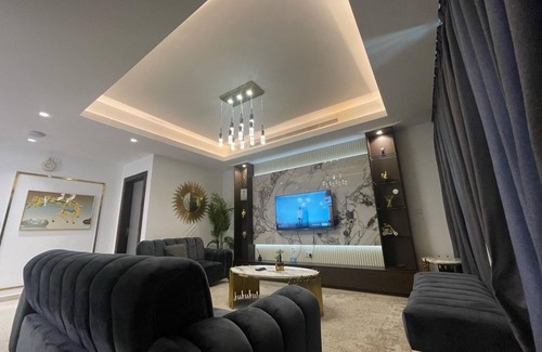 Lagos Apartamento | Charming 2-bedroom apartment with WiFi, AC in [Eko Atlantic, Eko Pearl Towers]