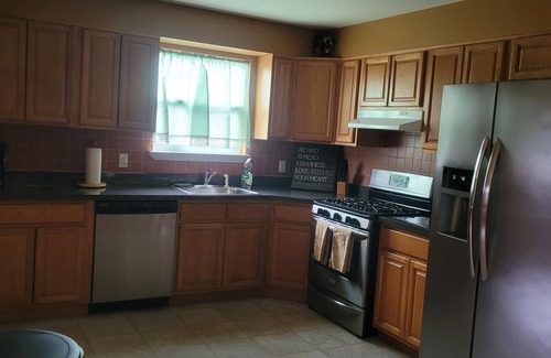 Weequahic Apartamento | Charming 2-bedroom apt less than 10 minutes away from EWR and 25 mins from NYC