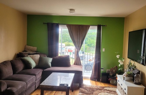 Weequahic Apartamento | Charming 2-bedroom apt less than 10 minutes away from EWR and 25 mins from NYC