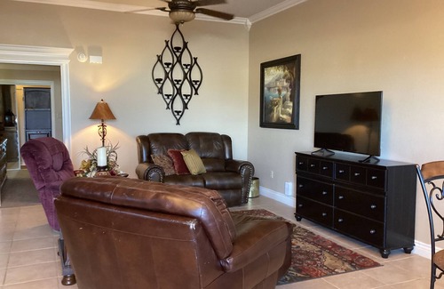 Hobbs Casa | Charming 2-bedroom building in Hobbs with WiFi and AC