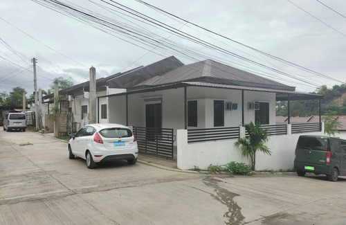 Mandaue Casa | Charming 2-bedroom bungalow in Marvelous Mandaue with WiFi, AC