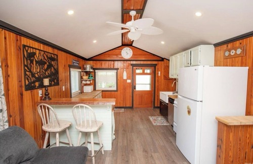 Monticello Cabaña | Charming 2-bedroom cottage in peaceful Monticello with AC, WiFi