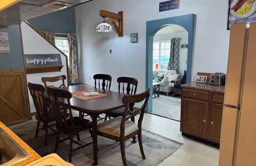 Canadohta Lake Cabaña | Charming 2-bedroom cottage at Canadohta Lake with WiFi