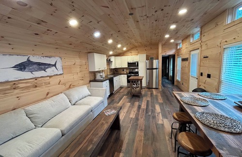 Camp Dix Cabina | Charming 2 Bedroom Cabin in Vanceburg-Your Gateway to Kentucky's Natural Beauty