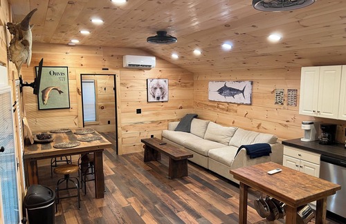 Camp Dix Cabina | Charming 2 Bedroom Cabin in Vanceburg-Your Gateway to Kentucky's Natural Beauty