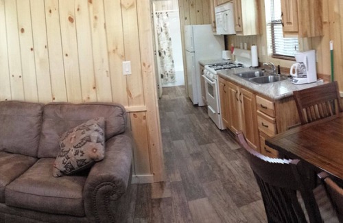Markville Complejo | Charming 2 bedroom cabin at a resort near Hinckley, located near the WI border