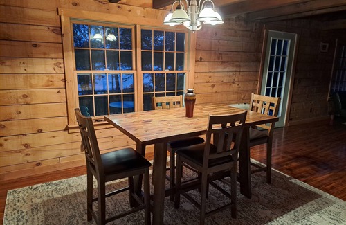 North Monmouth Cabina | Charming 2-bedroom cabin in lovely Monmouth