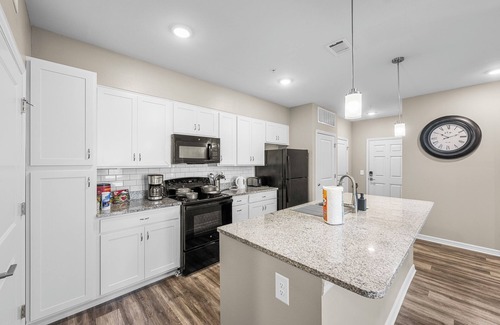 Melbourne Condominio | Charming 2-bedroom condo with fitness room and AC in Melbourne
