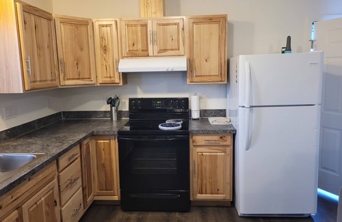 Bunker Hill Condominio | Charming 2-bedroom condo in lovely Coos Bay with WiFi, AC