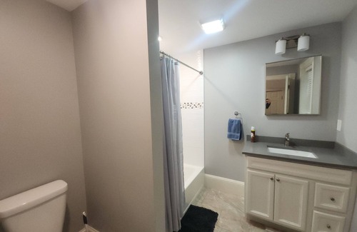 Orient Heights Condominio | Charming 2-bedroom condo minutes from airport Boston with WiFi, AC, and laundry