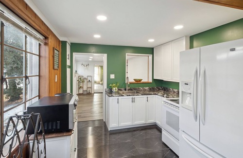 Kendall Cabaña | Charming 2-bedroom cottage on crystal clear Gravel Lake